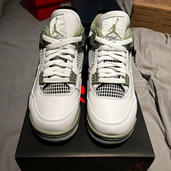 Jordan 4 Seafoam